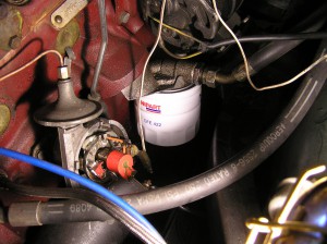 A GFE 422 oil filter on a bottom loading filter head