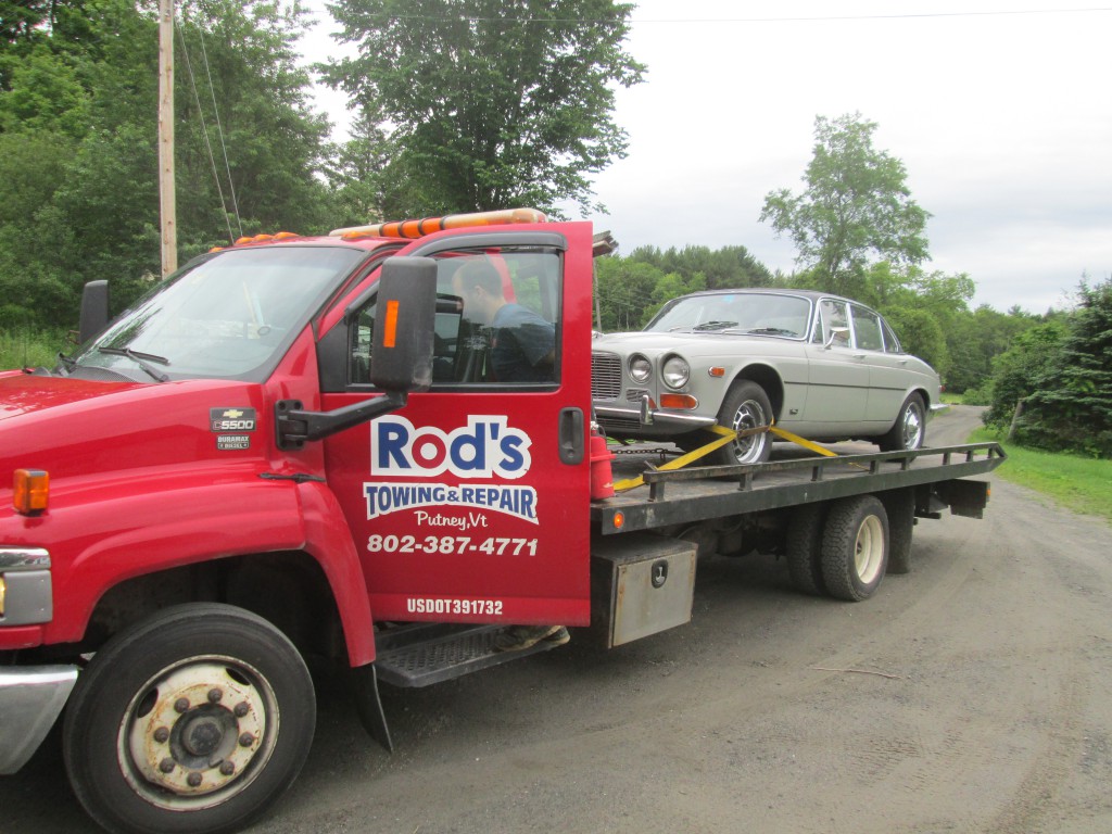 Rod's Towing brings in a series 1 XJ6